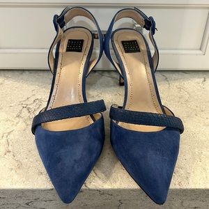 White House Black Market size 8 Blue heels